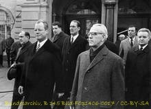 Bundesarchiv_B_145_Bild-F031406-0017,_Erfurt,_Treffen_Willy_Brandt_mit_Willi_Stoph