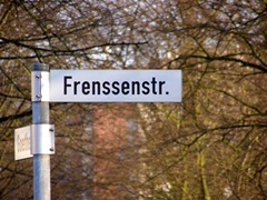 Straßenschild in Bremerhaven: Frenssenstraße