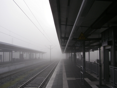 24.11.2012, Hauptbahnhof Bremerhaven, Bahnsteig 3 | Foto: Hermann Schwiebert