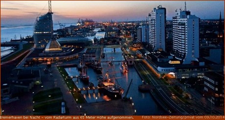 Vom Richtfunkturm - Bremerhaven bei Nacht